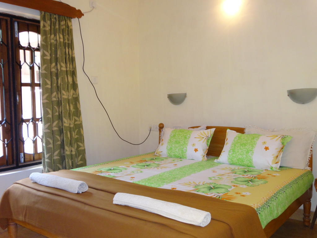 Pinto Guest House Candolim Habitación foto