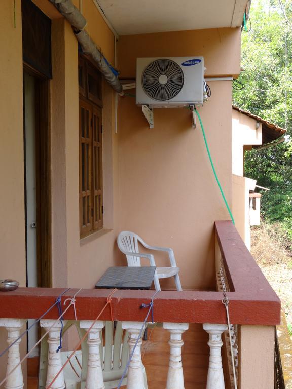 Pinto Guest House Candolim Habitación foto
