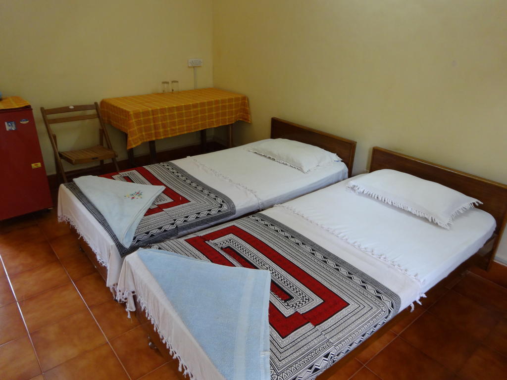 Pinto Guest House Candolim Habitación foto